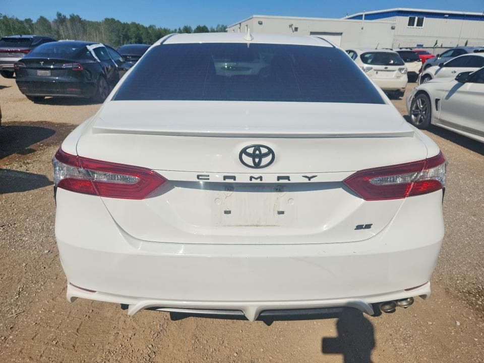 2020 TOYOTA CAMRY SE 6