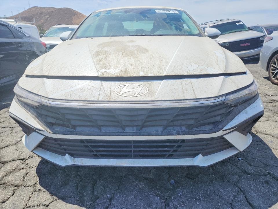 2024 HYUNDAI ELANTRA BLUE 5