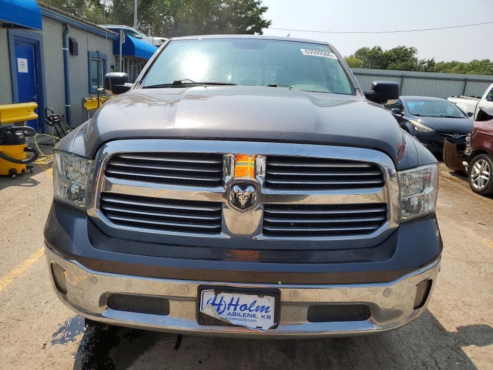2017 RAM 1500 SLT 5