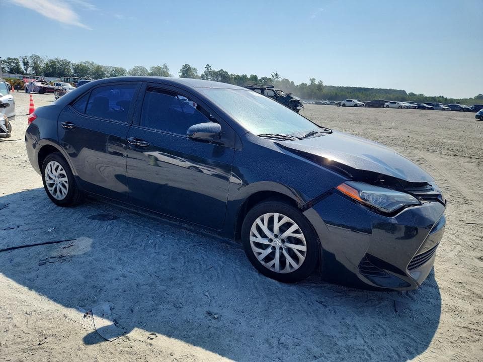 2017 TOYOTA COROLLA LE 4