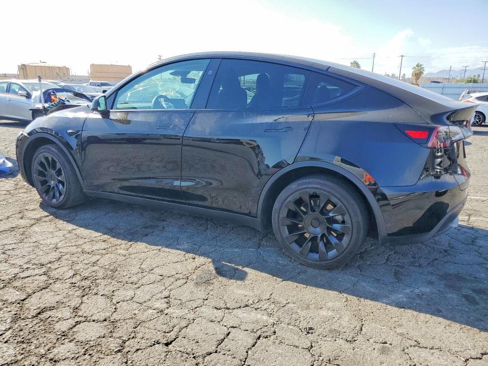 2025 TESLA MODEL Y 2