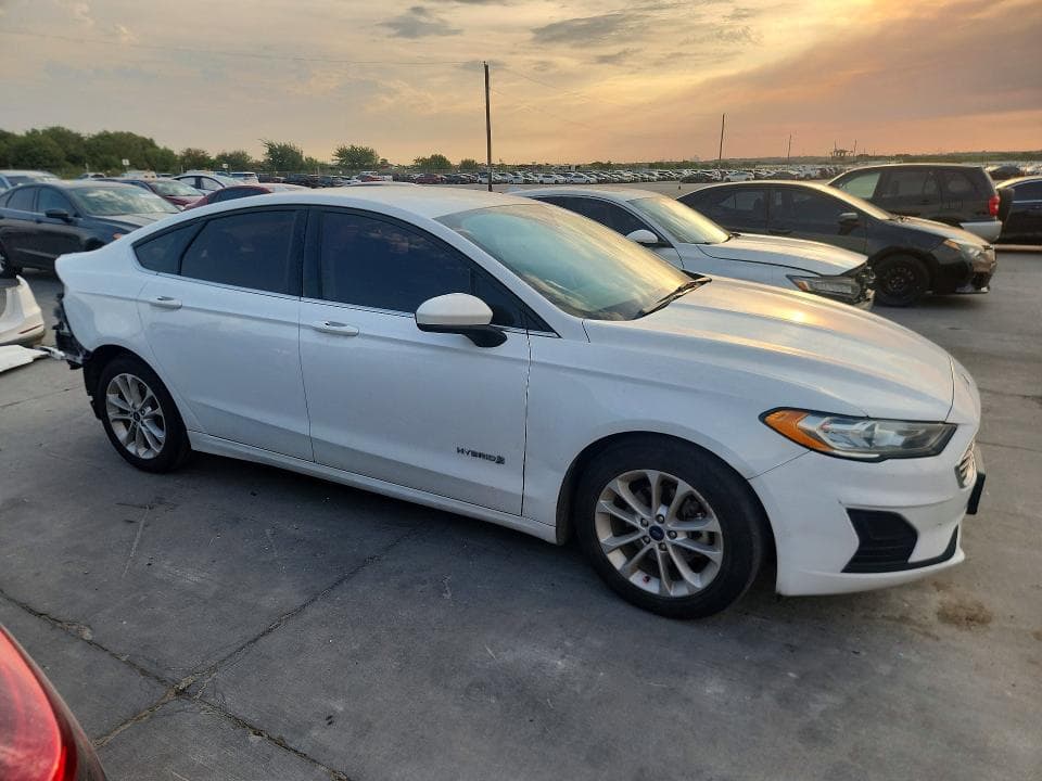 2019 FORD FUSION SE 4