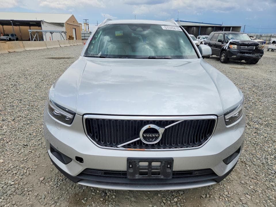 2019 VOLVO XC40 T5 MOMENTUM 5