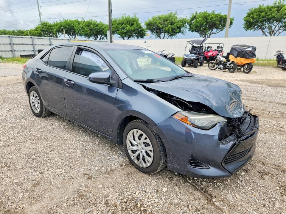 2018 TOYOTA COROLLA LE 4