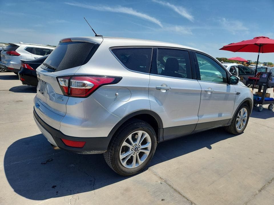 2017 FORD ESCAPE SE 3