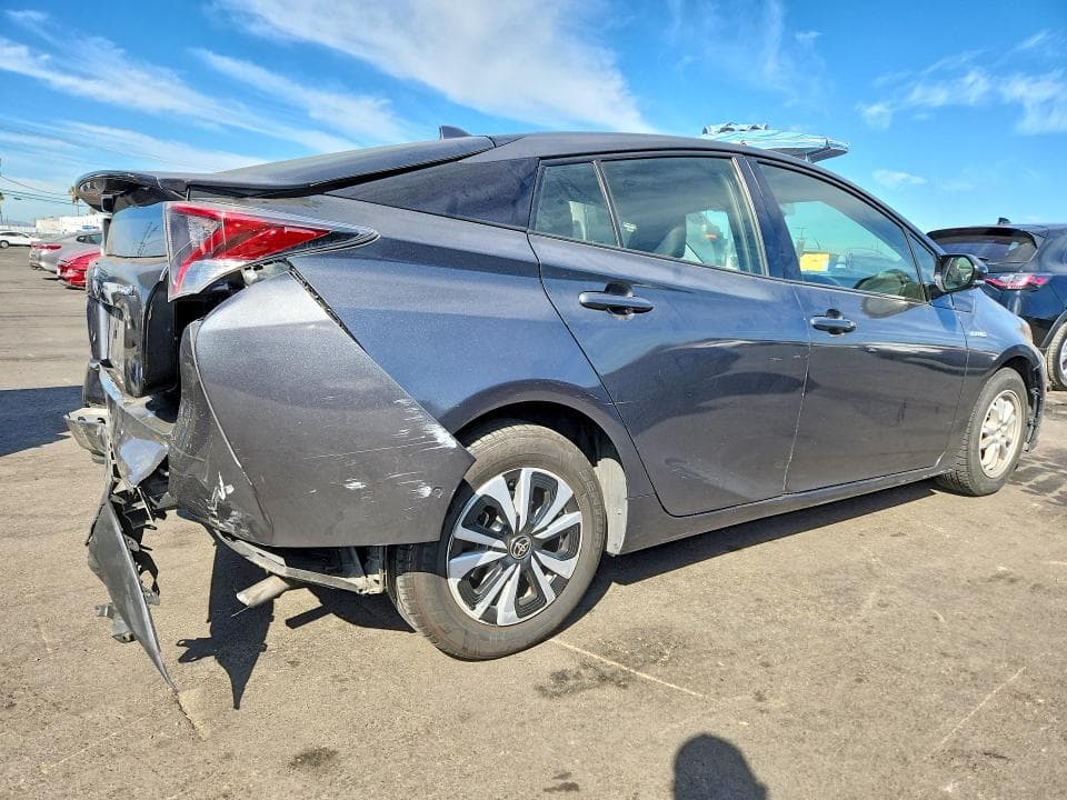 2017 TOYOTA PRIUS THREE 3