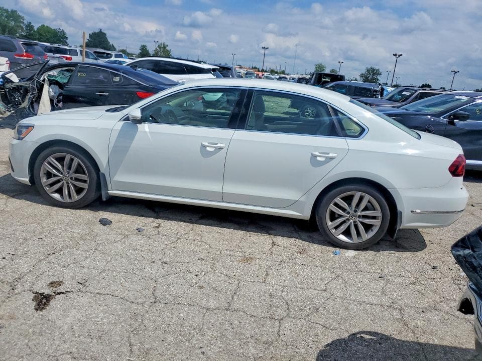 2018 VOLKSWAGEN PASSAT SE 2