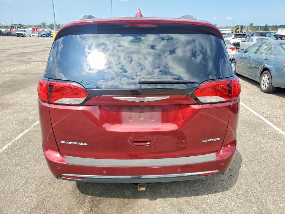 2017 CHRYSLER PACIFICA LIMITED 6