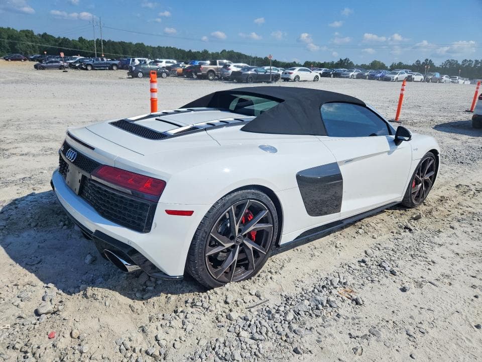2022 AUDI R8 3
