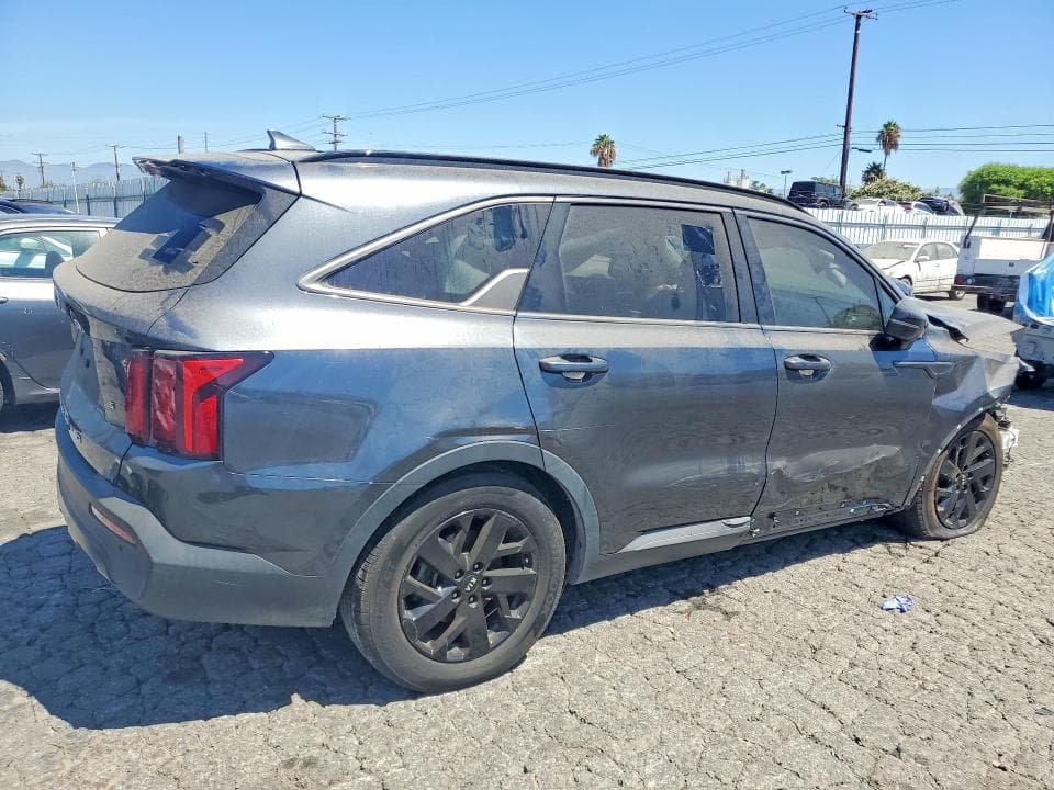 2021 KIA SORENTO S 3