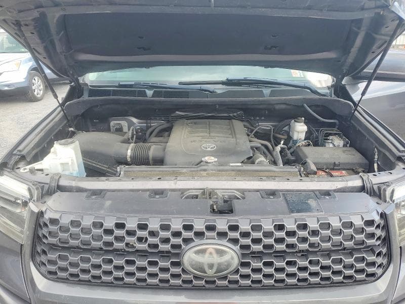 2018 TOYOTA TUNDRA SR5 11