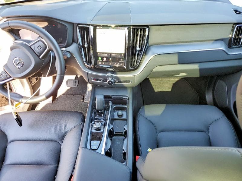 2025 VOLVO XC60 CORE 8