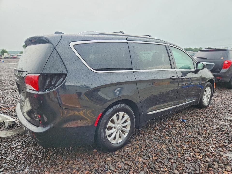 2019 CHRYSLER PACIFICA TOURING L 3