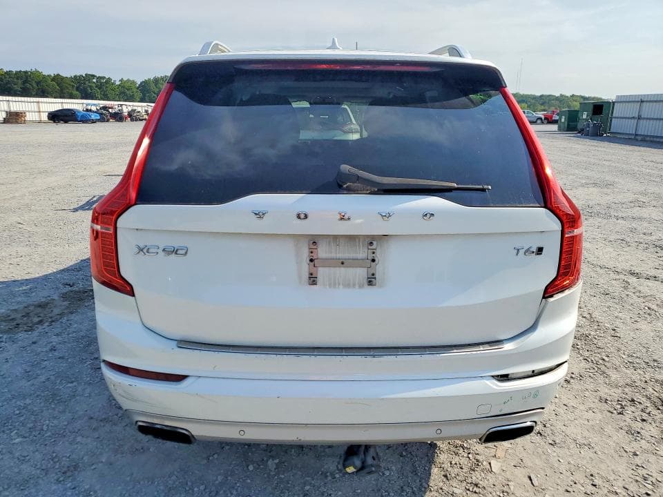 2017 VOLVO XC90 T6 6