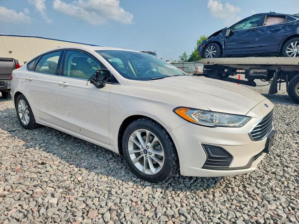 2019 FORD FUSION SE 4