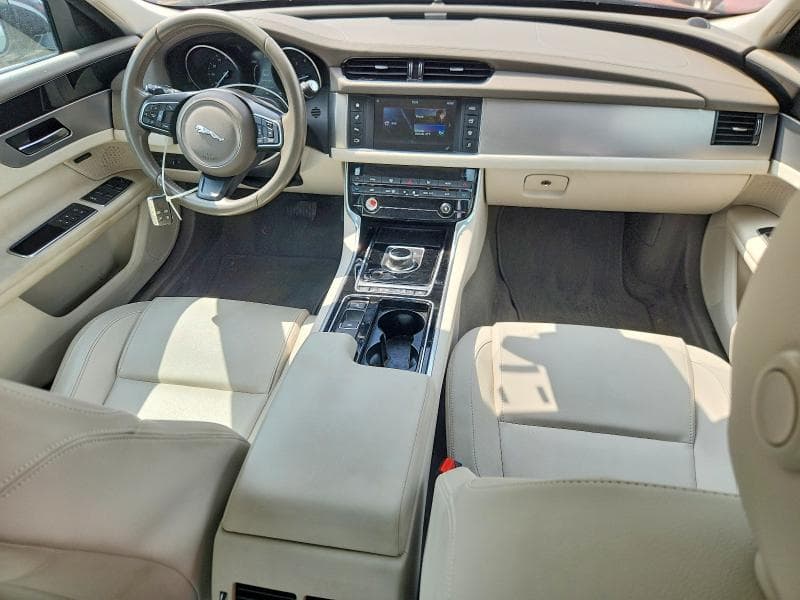 2017 JAGUAR XF PREMIUM 8