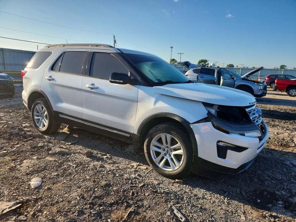 2018 FORD EXPLORER XLT 4