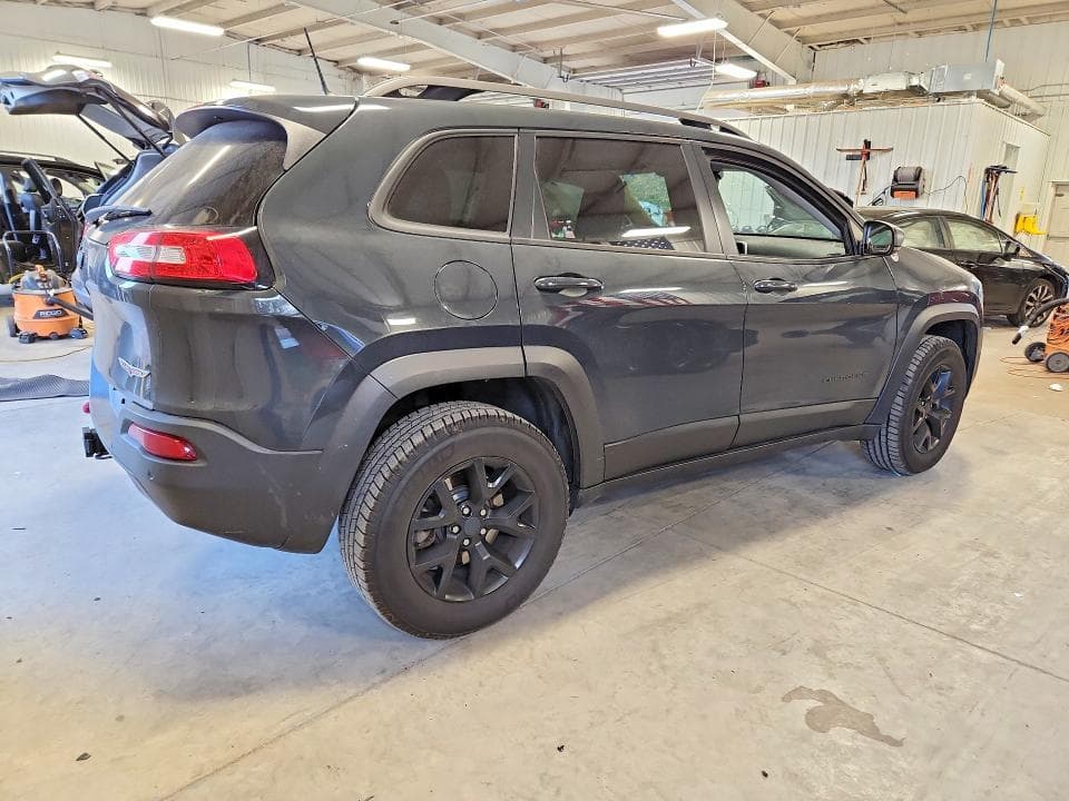 2017 JEEP CHEROKEE TRAILHAWK 3