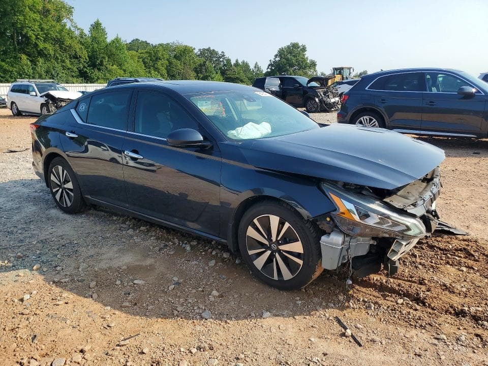 2019 NISSAN ALTIMA SV 4