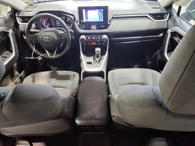 2024 TOYOTA RAV4 XLE 8