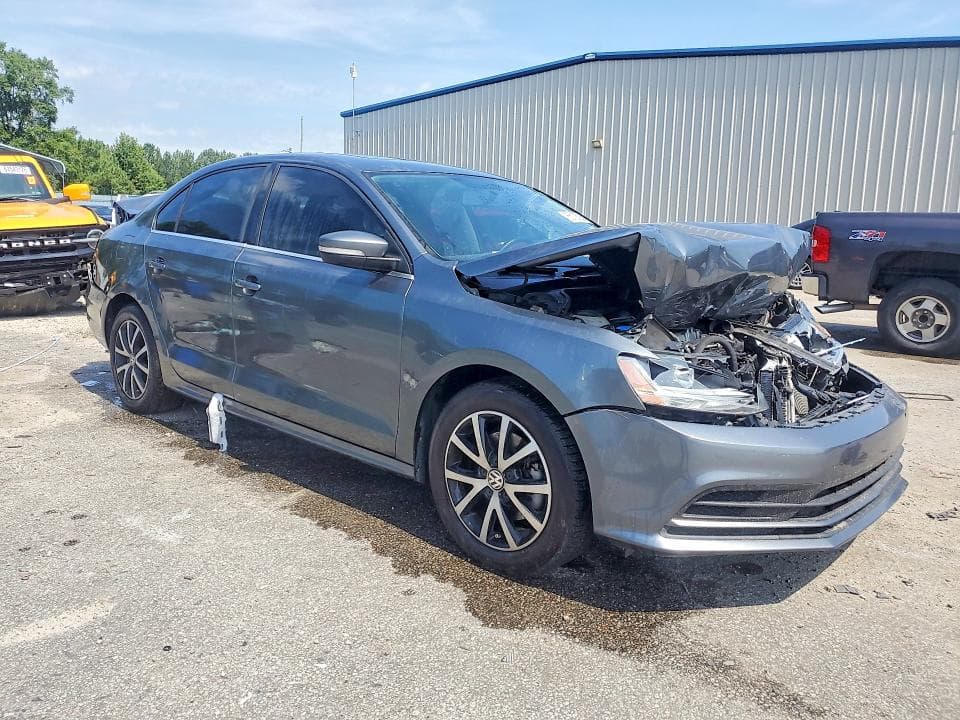 2017 VOLKSWAGEN JETTA SE 4