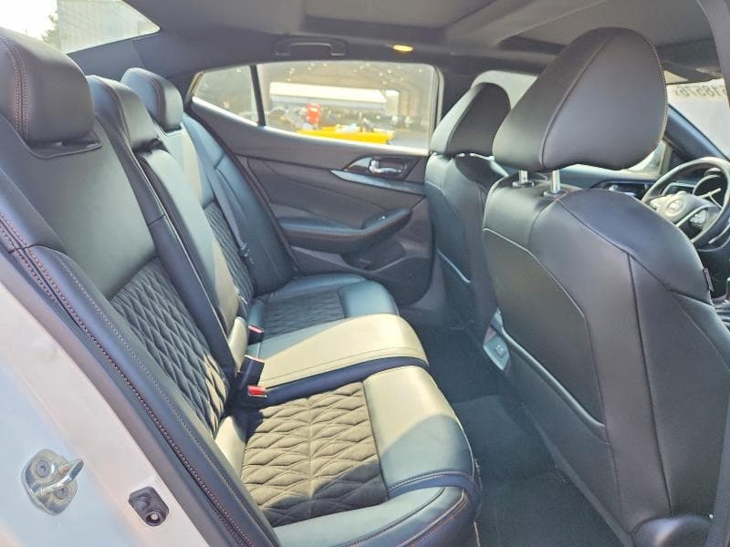 2023 NISSAN MAXIMA SR 10