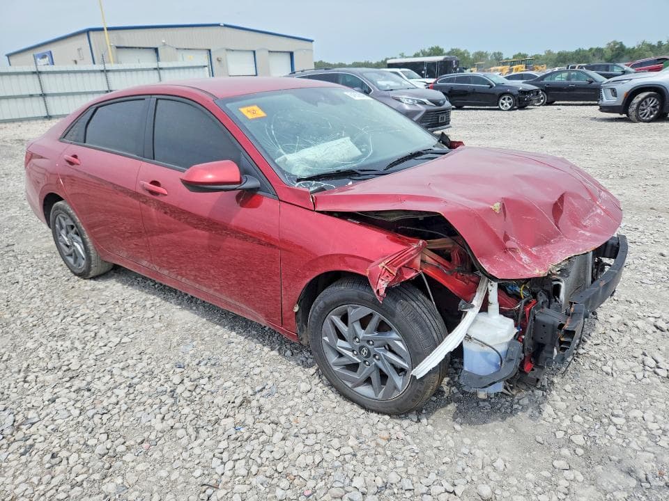 2024 HYUNDAI ELANTRA SEL 4