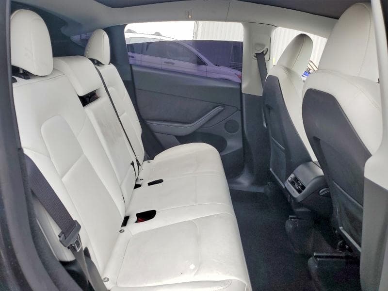 2024 TESLA MODEL Y 11