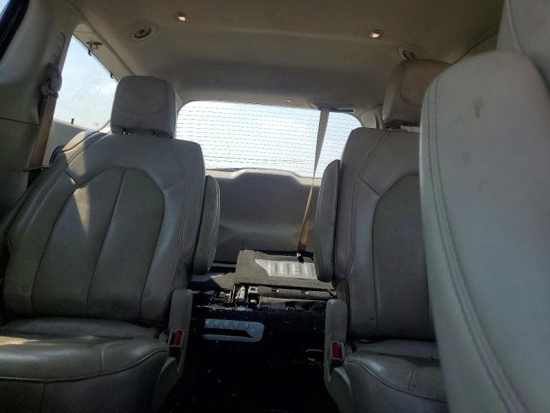 2021 CHRYSLER PACIFICA TOURING L 10