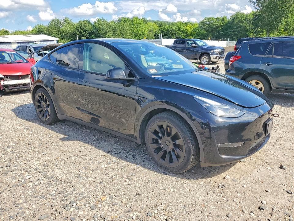 2023 TESLA MODEL Y 8