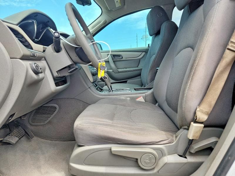 2017 CHEVROLET TRAVERSE LS 7