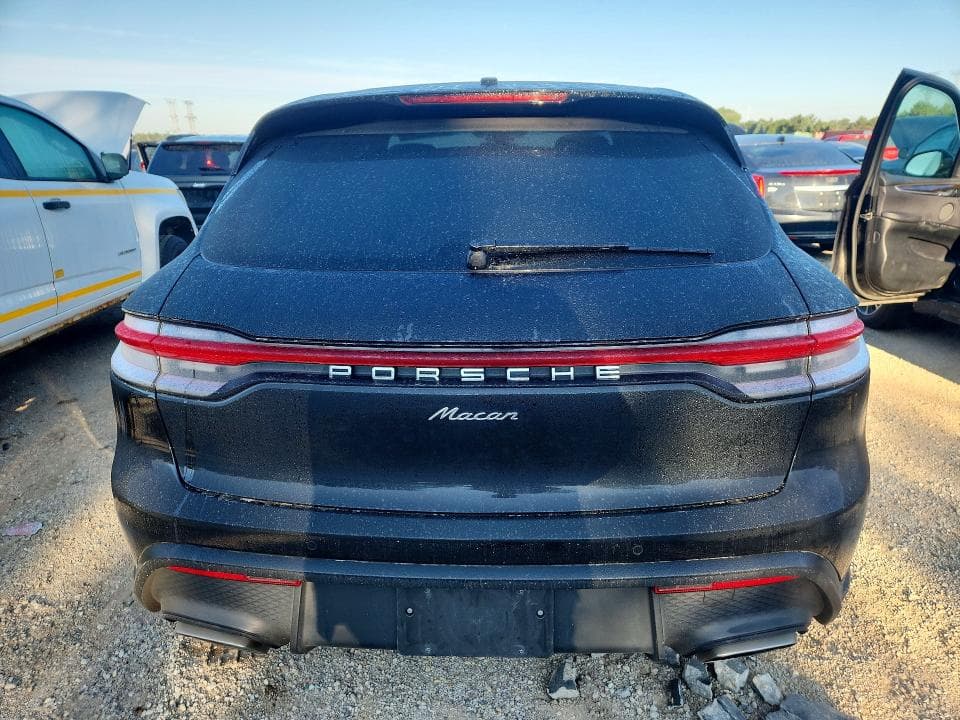 2024 PORSCHE MACAN BASE 6