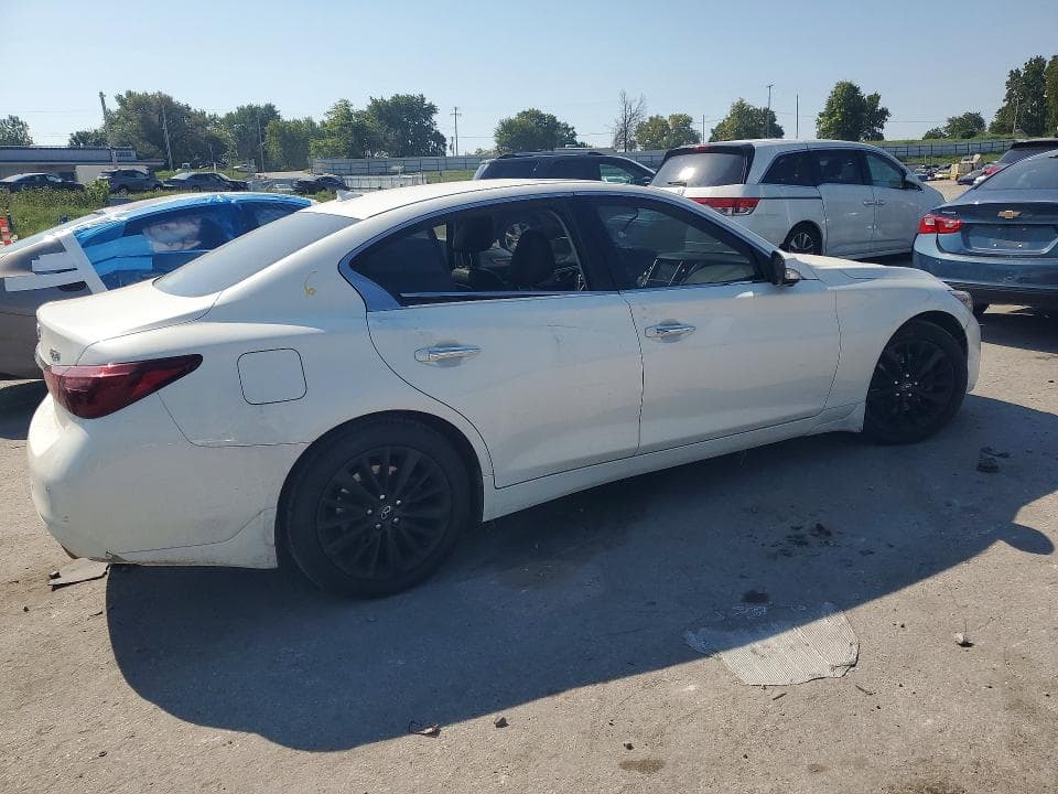 2021 INFINITI Q50 LUXE 3