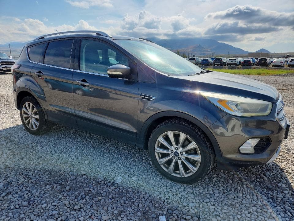 2017 FORD ESCAPE TITANIUM 4