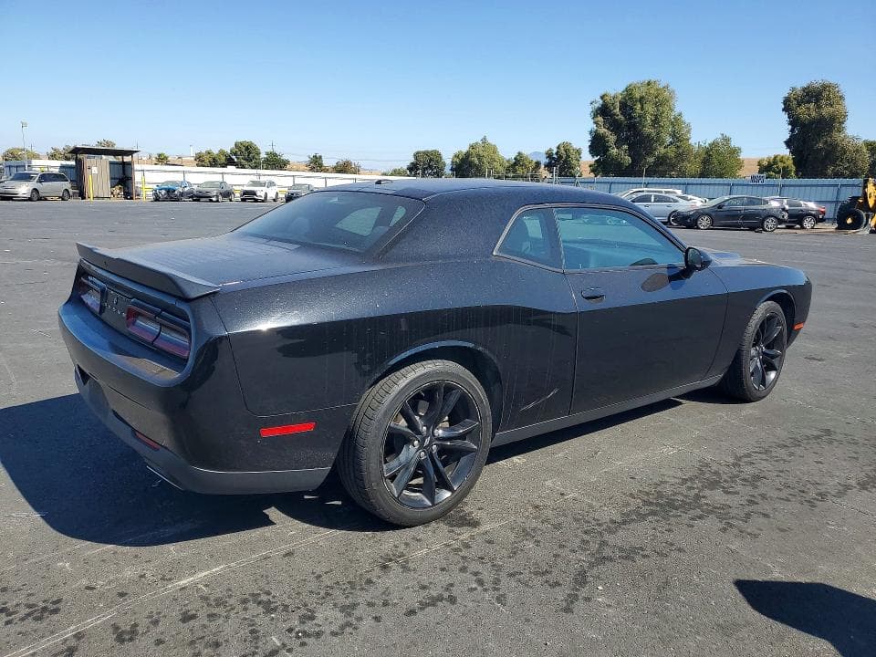 2017 DODGE CHALLENGER SXT 3