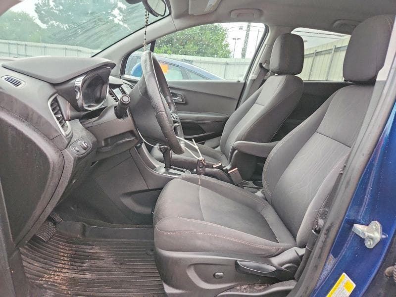 2020 CHEVROLET TRAX 1LT 7