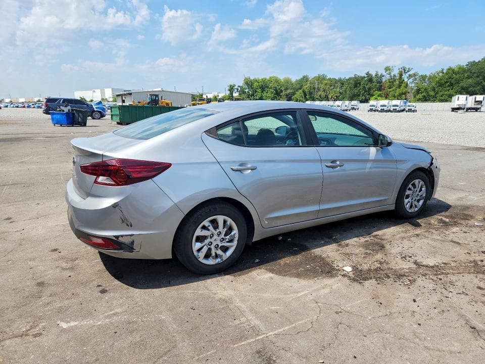 2020 HYUNDAI ELANTRA SE 3