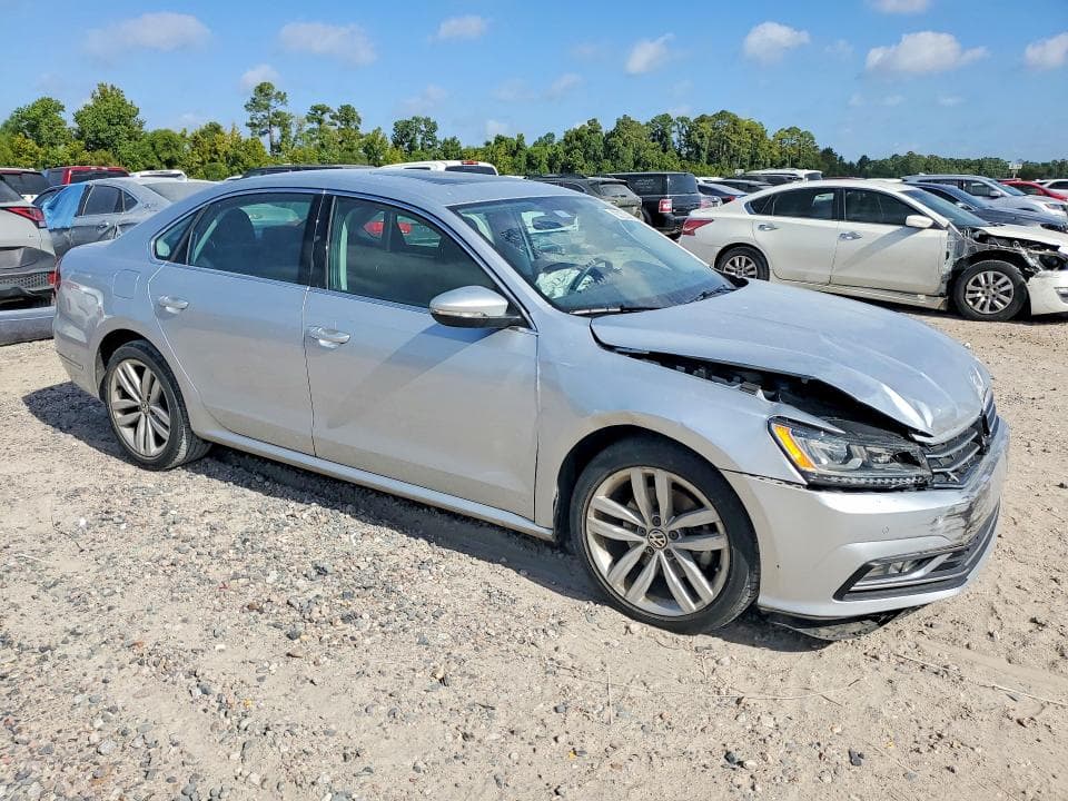 2018 VOLKSWAGEN PASSAT SE 4