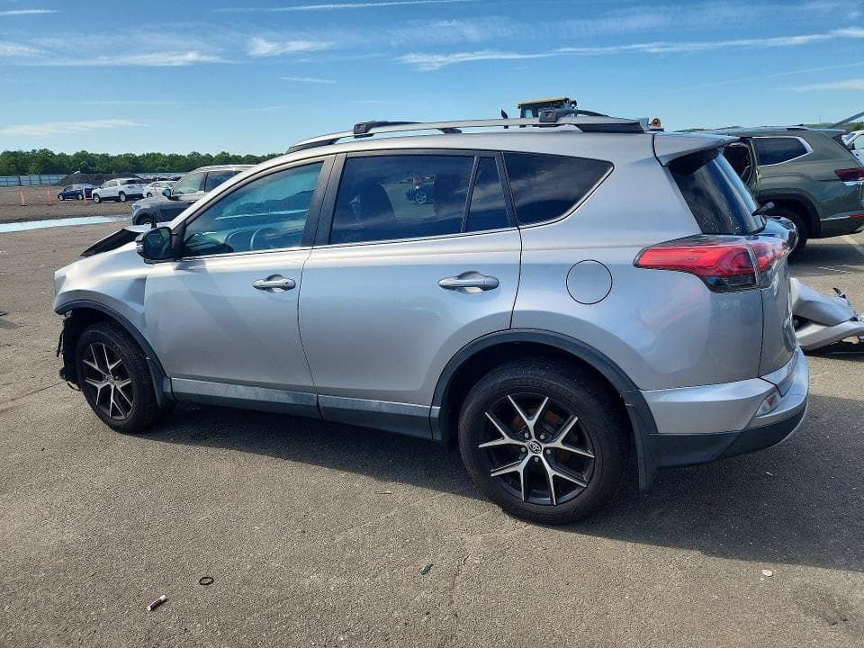 2018 TOYOTA RAV4 SE 2