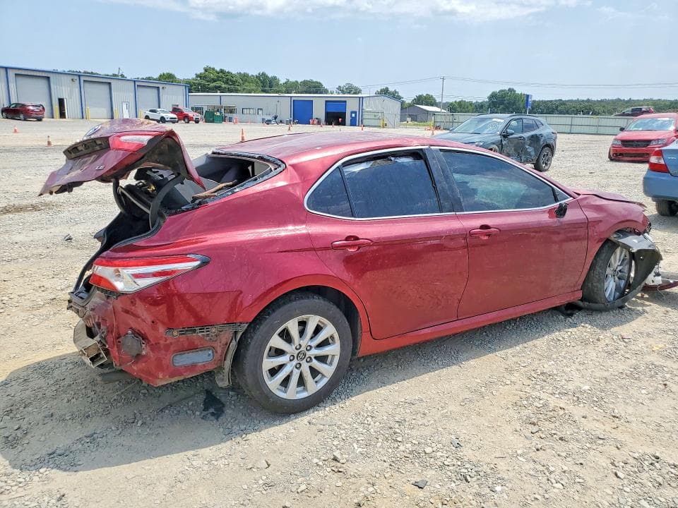 2018 TOYOTA CAMRY LE 3