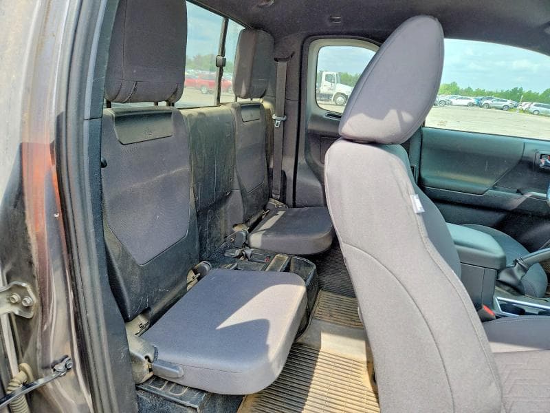 2018 TOYOTA TACOMA 10