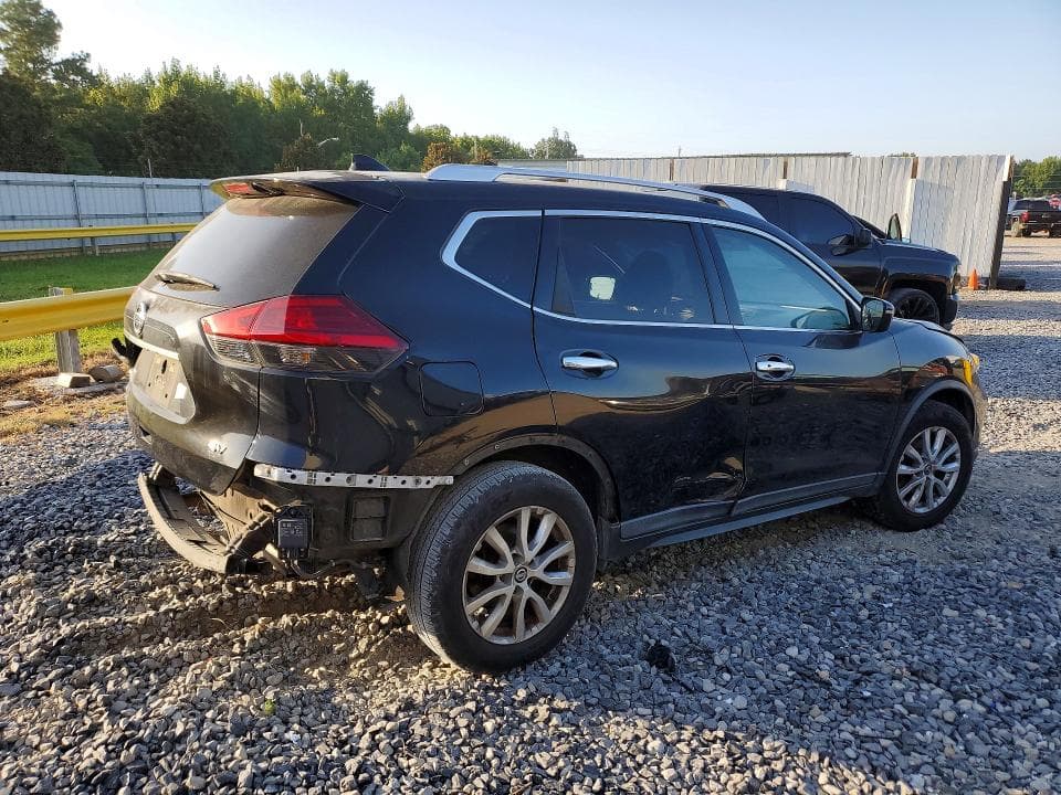 2017 NISSAN ROGUE SV 3