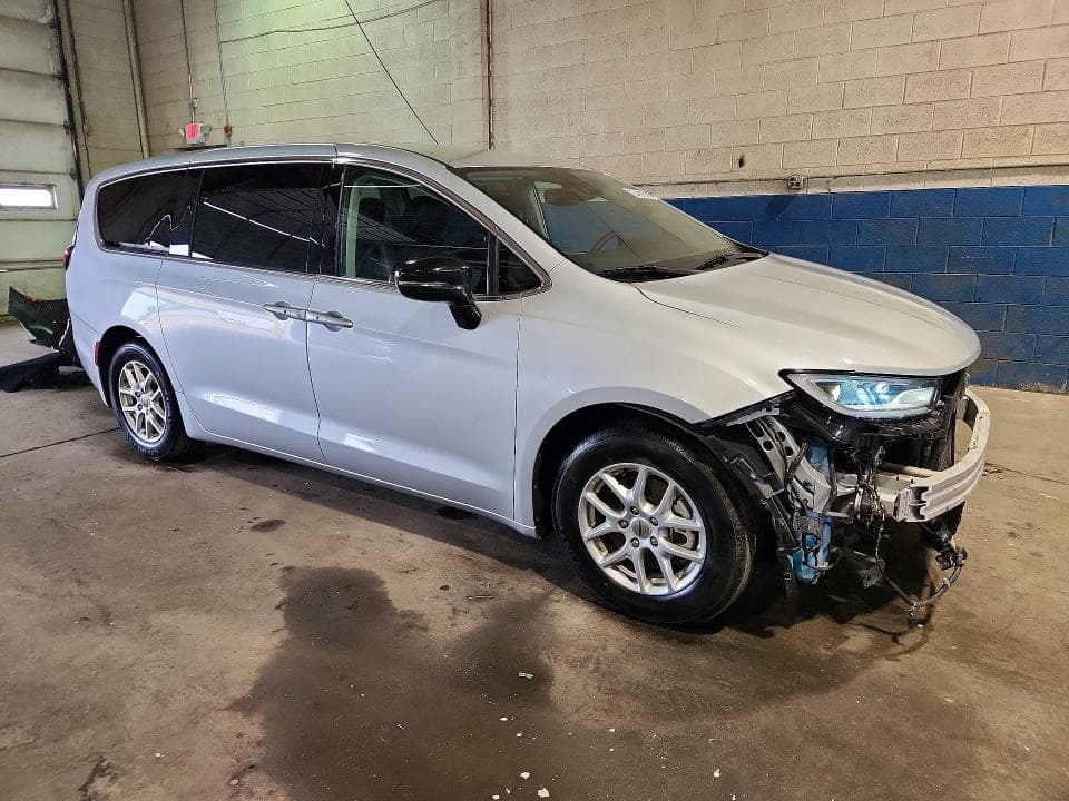 2024 CHRYSLER PACIFICA TOURING L 4