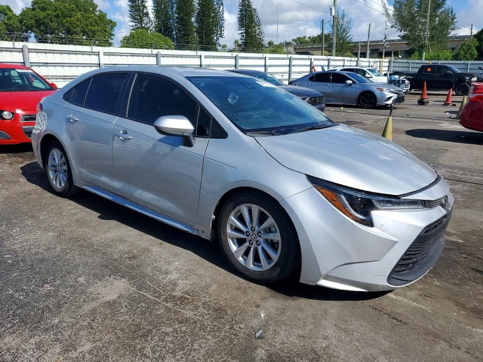2024 TOYOTA COROLLA LE 4