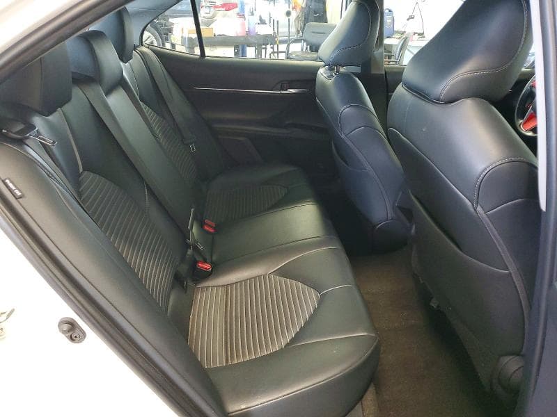 2019 TOYOTA CAMRY SE 10