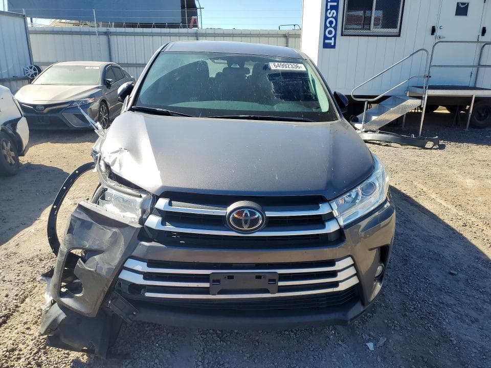 2017 TOYOTA HIGHLANDER LE 5