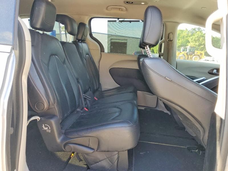 2018 CHRYSLER PACIFICA TOURING L 11