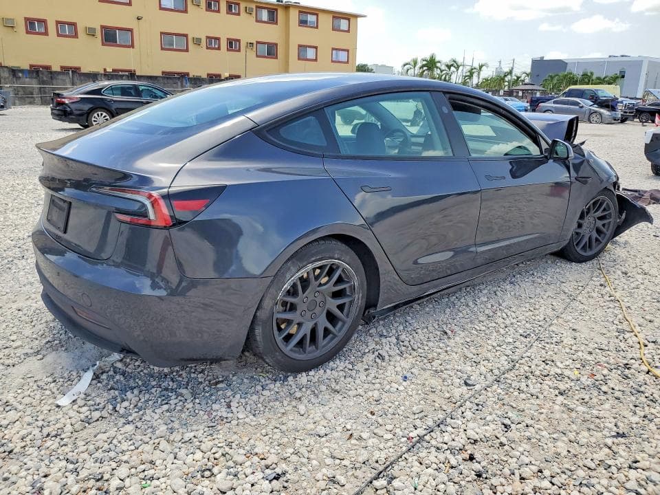 2025 TESLA MODEL 3 3