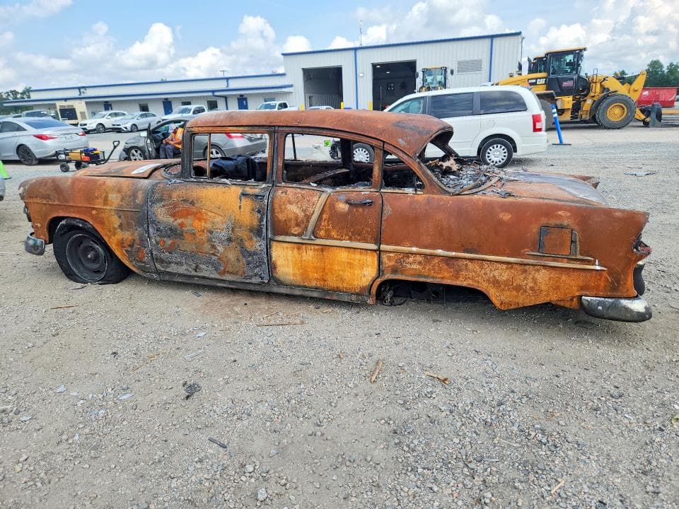 1955 CHEVROLET UK 2