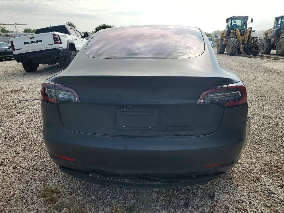 2018 TESLA MODEL 3 6